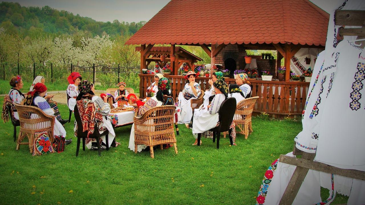 Pensiunea Rares Bistrita Bargaului Buitenkant foto